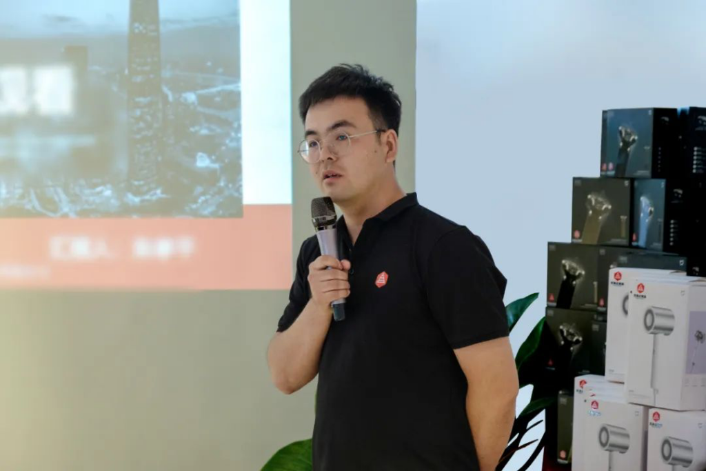 心相融·创未来丨尊龙凯时人生就是搏物流2022年中总结会议