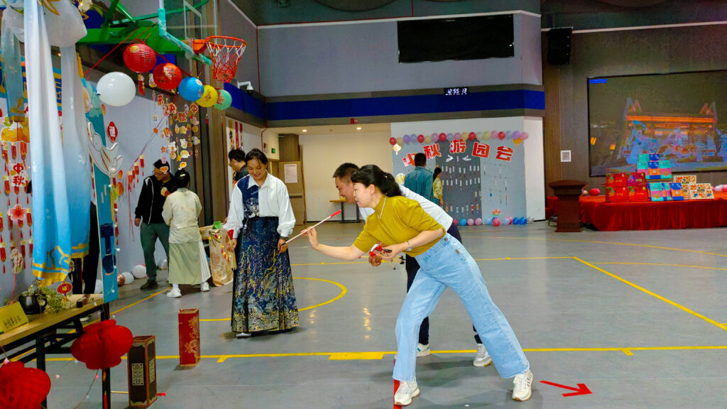 尊龙凯时人生就是搏物流中秋游园会